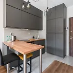 Wilanow Holzera Modern ワルシャワ
